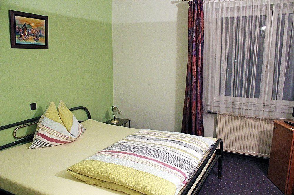Pension Erlaa Viena Exterior foto