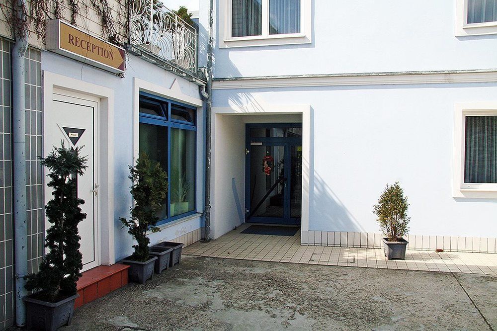 Pension Erlaa Viena Exterior foto